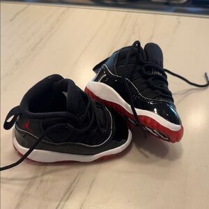 Walker JORDAN
(TD) AIR JORDAN 11 RETRO